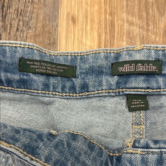 NWT WILD FABLE HIGH RISE CUFF DENIM SHORTS WOMENS 17 - Picture 3 of 4